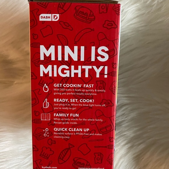 Dash Mini 4" Waffle Maker Non Stick 350 Watts Red Brand New! - Picture 5 of 6